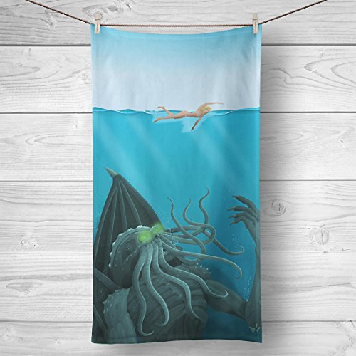 Preisvergleich Produktbild Cthulhu Strand- und Badehandtuch