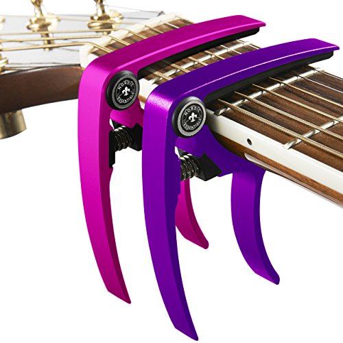 Gitarren-Kapodaster (2er-Pack) für Gitarren, Ukulele, Banjo, Mandoline, Bass – aus ultraleichtem Aluminium-Metall (1,2 Unzen!) für 6- und 12-saitige Instrumente – von Nordic Essentials® (Pink Purple)
