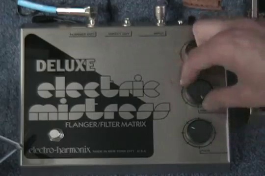 Amazon.com: Electro-Harmonix Deluxe Electric Mistress Analog