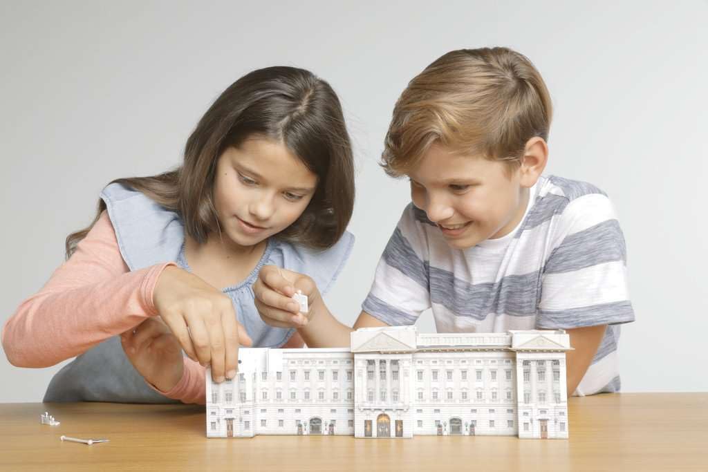 Ravensburger - Puzzle 3D Building - Buckingham Palace illuminé - A partir de 8 Ans - 216 pièces numérotées à Assembler sans Colle - Accessoires de Finition Inclus - 12529