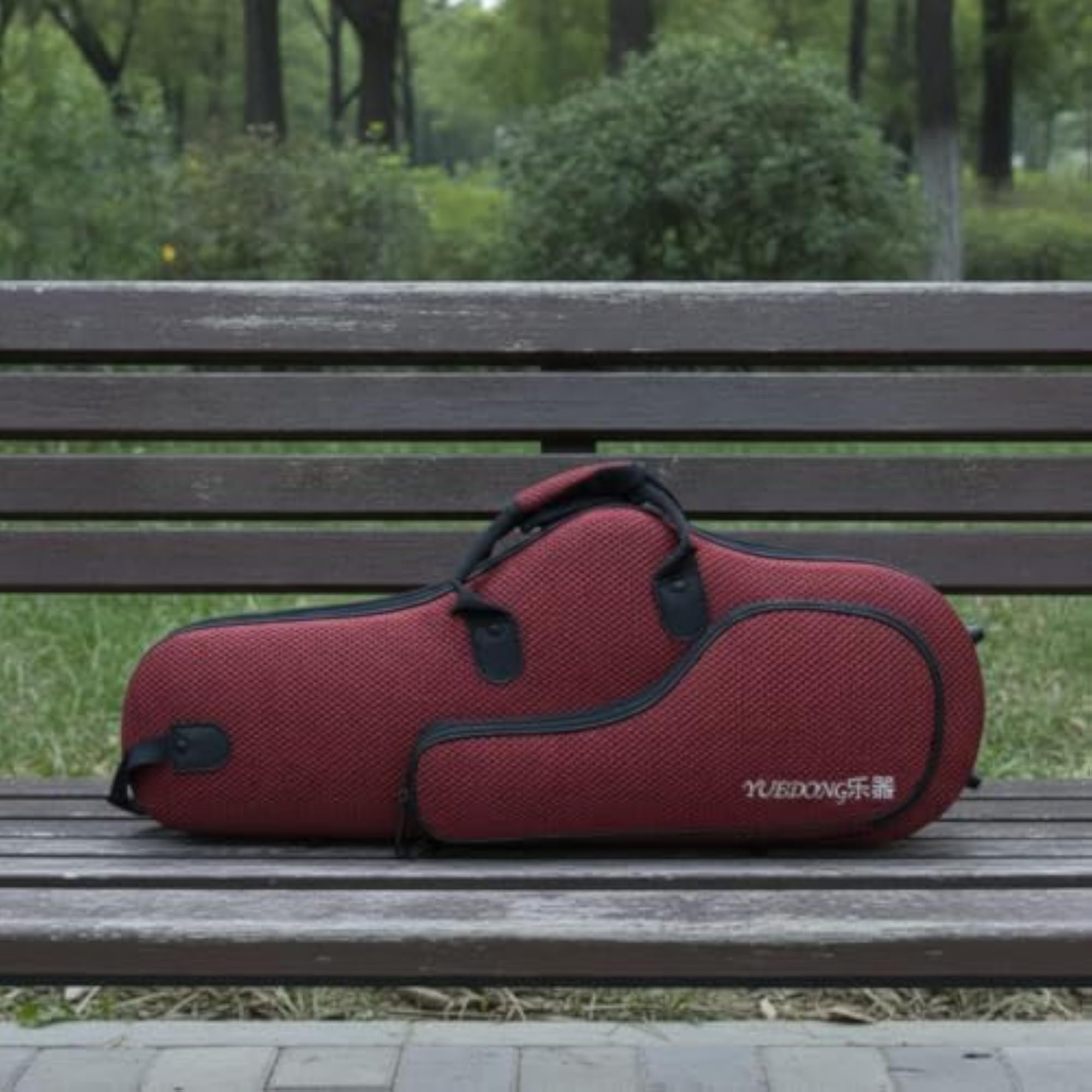 Lightweight Alto Saxophone Case, Contoured Design