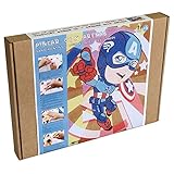 ✨ Una lámina adhesiva de tamaño 30x40cm dibujada y precortada para pintar héroes americanos con arenas de colores. Ideal para disfrutar la terapia del color y cómo método de relajación.
