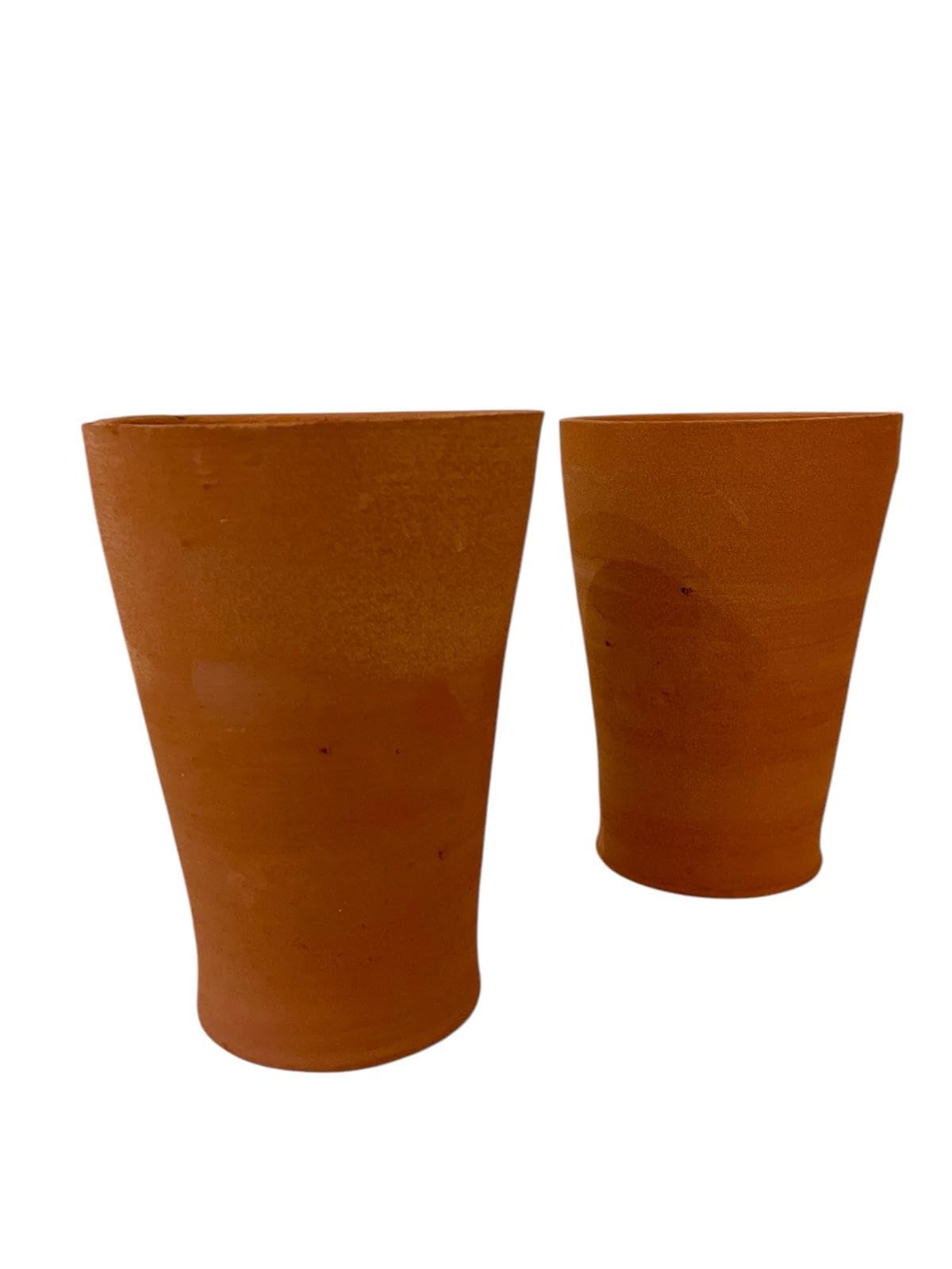 JARRE EN TERRE CUITE : UNE MANIÈRE NATURELLE DE PURIFIER VOTRE EAU - ENSEMBLE COMPLET AVEC 2 TASSES ET UN PLATEAU EN BOIS INCLUS, CAPACITÉ DE : 2l +ou - LITRES.
