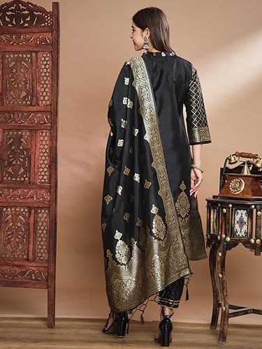 Image of VredeVogel Women's Cotton Silk Jacquard, Banarasi Silk Kurta Pant With Dupatta Set