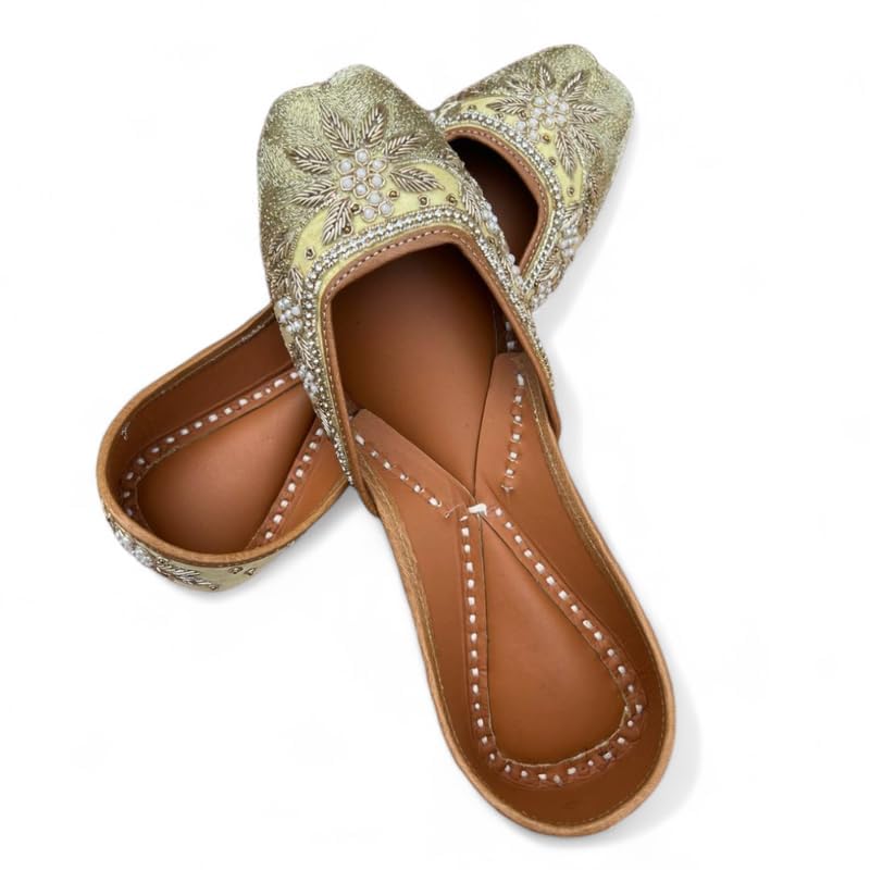 Handmade Traditional Punjabi Jutti – Authentic Ethnic Footwear for Women | Comfortable, Stylish, & Versatile Juttis for Every Occasion