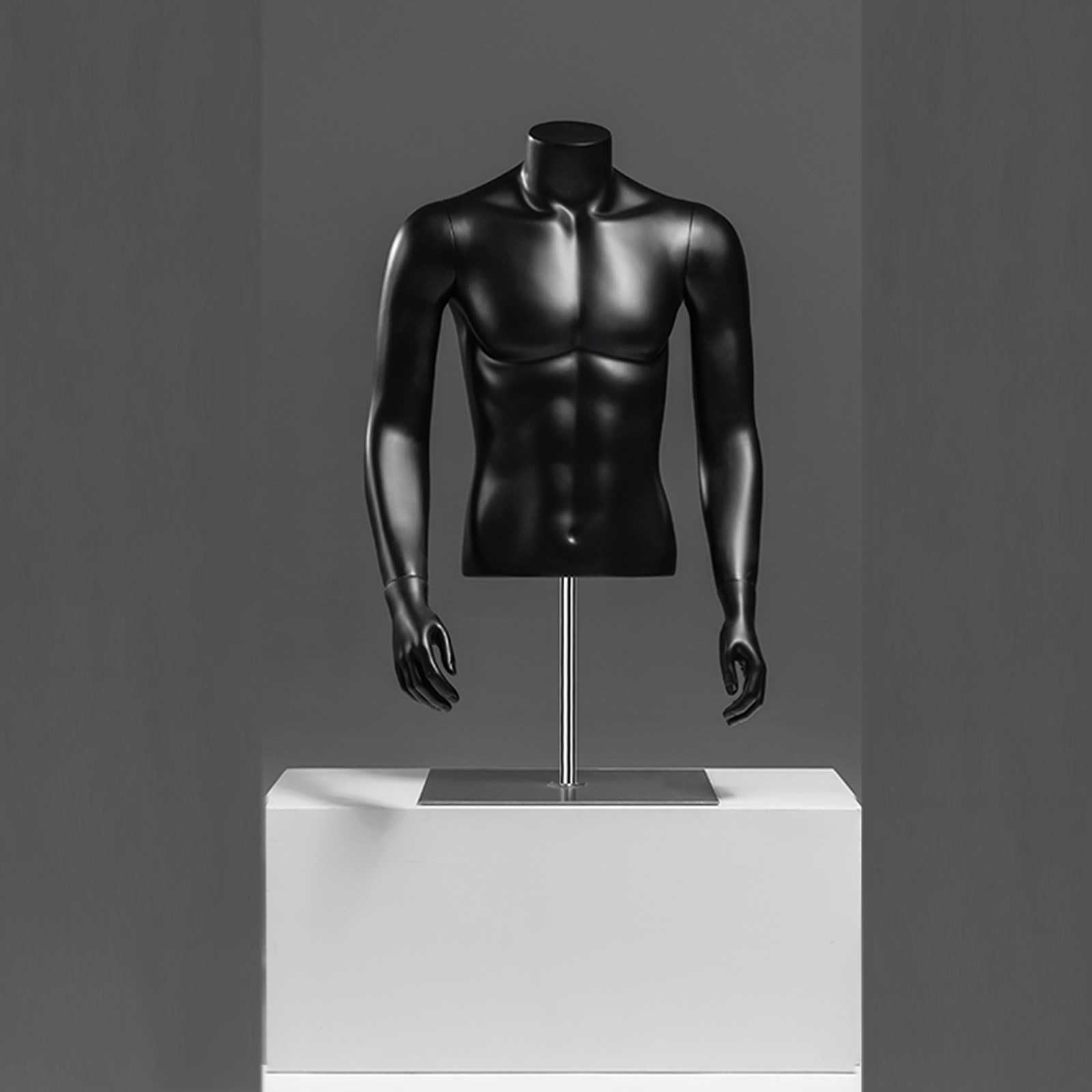 Mannequin bras rotatif pour valoriser vos costumes et vestes de vitrine