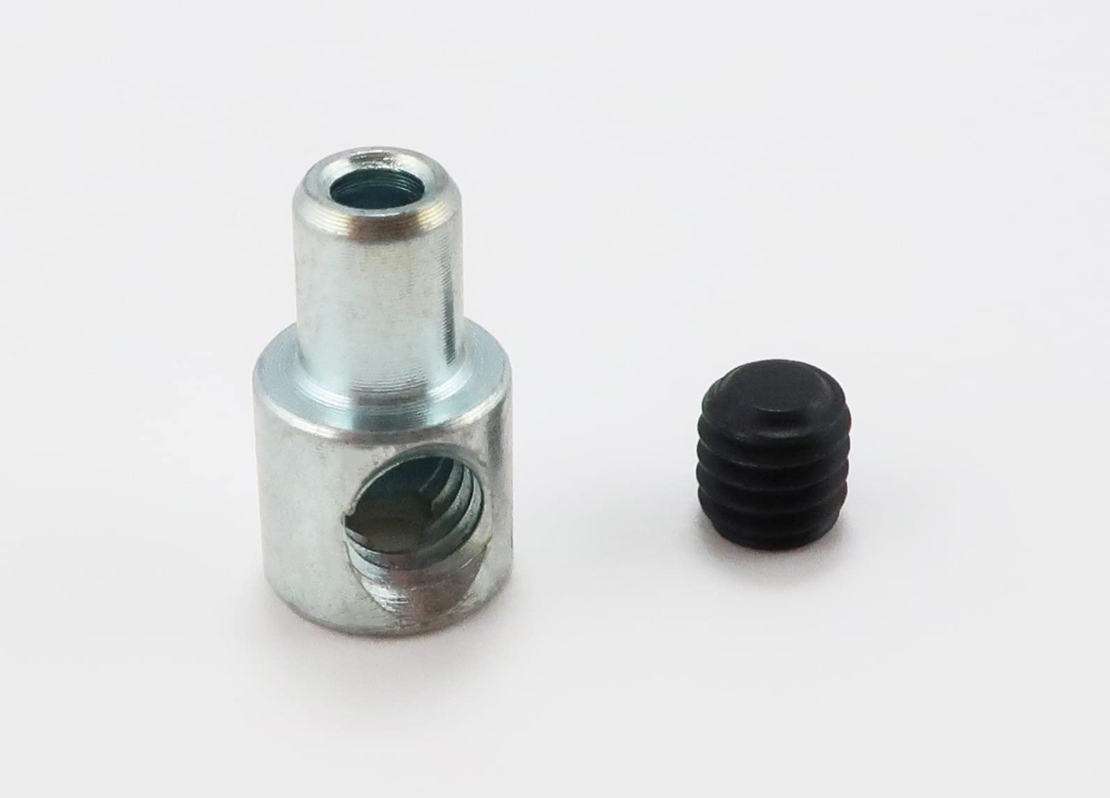 三線 （一本弦が切れてます）専用カバー付き 三線 （一本弦が切れてます）専用カバー付き 三線 （一本弦が