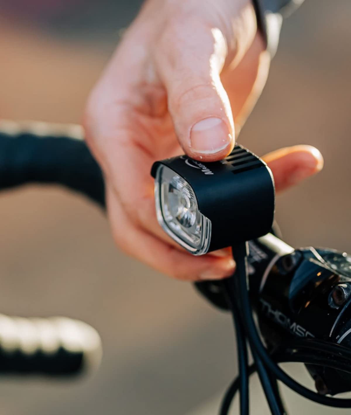 Faro Delantero LED Blanco ME 1000 para Bicicleta eléctrica (Cable de conexión Opcional)