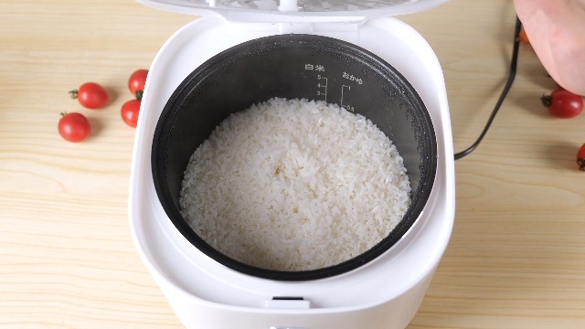 Amazon | AONCIA 炊飯器5合炊き 一人暮らし マイコン式 5.5合 タッチ