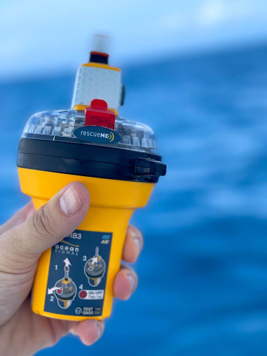 Ocean Signal rescueME EPIRB3 Balise GPS de Détresse Marine 406 MHz avec AIS Intégré et NFC Batterie 10 Ans Autonomie 48 H Flottante Étanche pour Sécurité en Mer