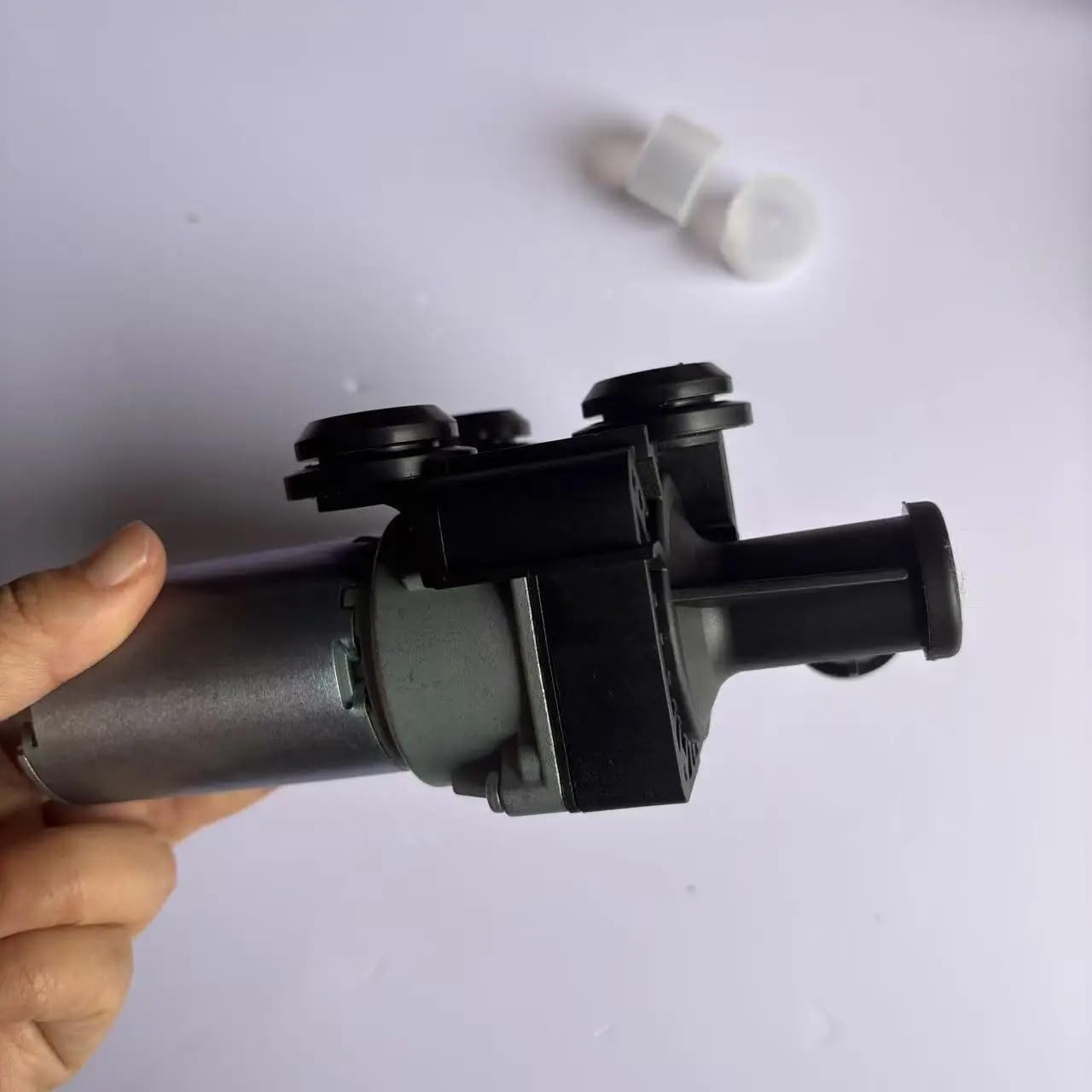 Pasuje do bm E46 X3 E83 Z3 M3 E36 316I 318I 320I 323I 64118369807 metalowy zawór sterujący nagrzewnicy pomocnicza pompa wodna