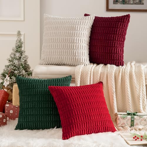 MIULEE Pack of 4 Christmas Boho Farmhouse Red and Green