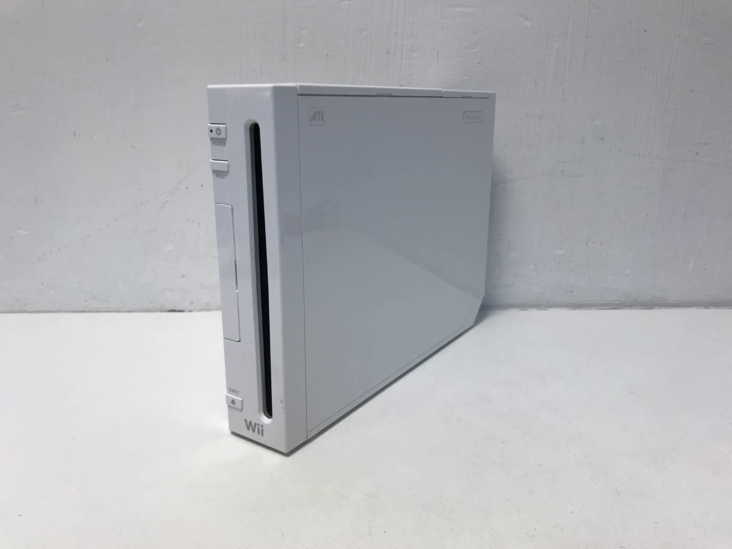 Nintendo Wii Console with Wii Sports + Wii Sports Resort and Motion Plus Controller (Wii) [Edizione: Regno Unito]