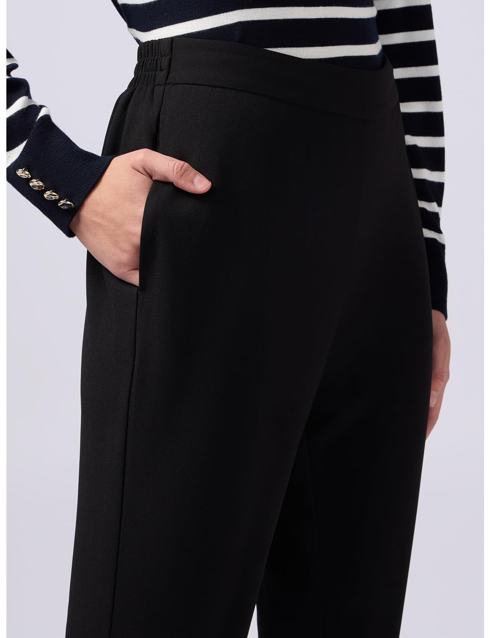 Oltre: Pantaloni Joggers in Tessuto Scuba crêpe Stagione Primavera Estate 2025.