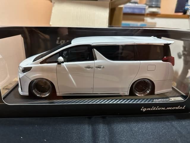 Amazon | 1/18 ミニカー アルファード (H30W) Executive Lounge S