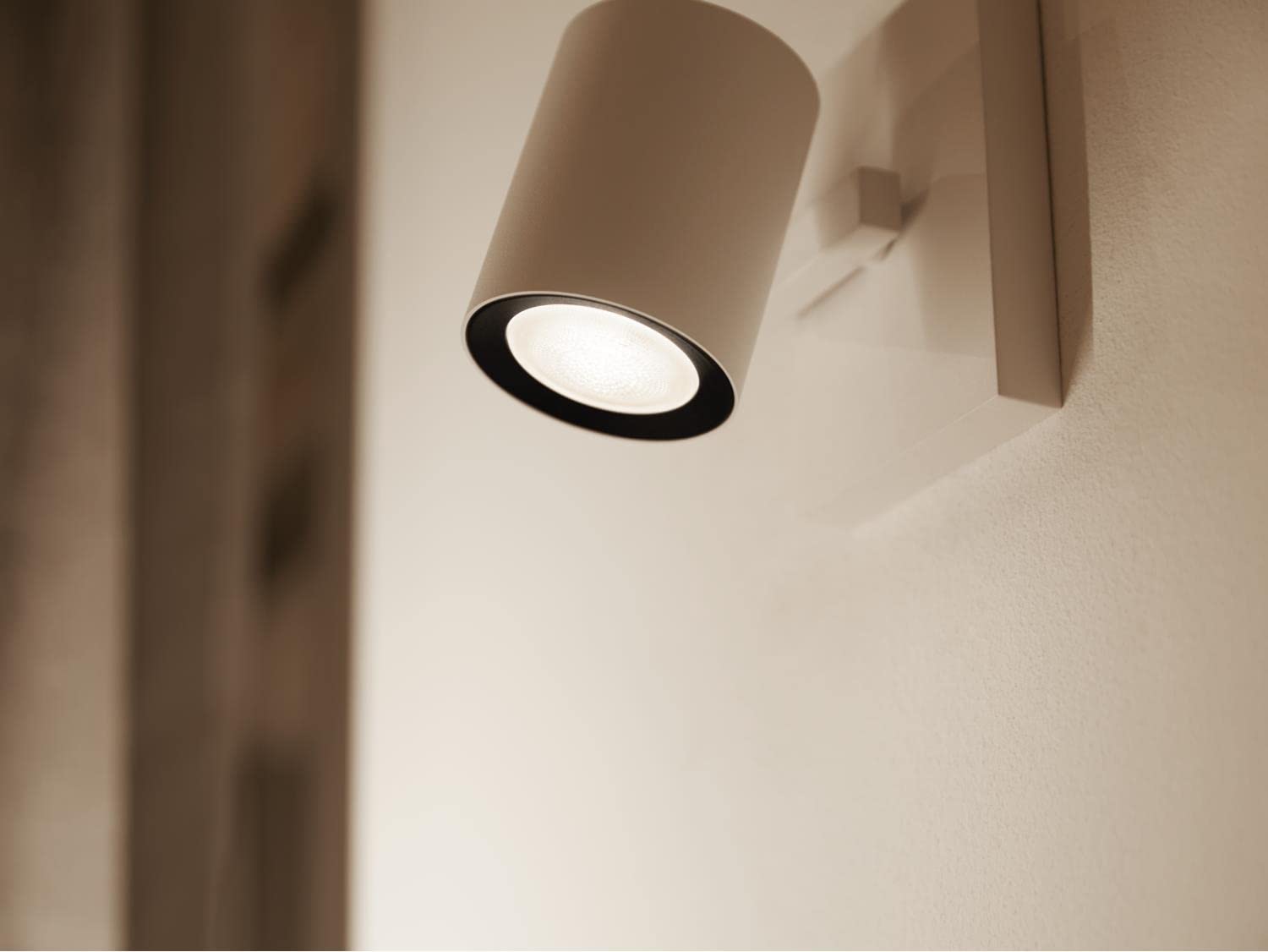 Philips Hue Pacchetto vantaggio - GU10 - con 4 Faretti LED - Luce bianca calda - Include Hue Interruttore Dimmer - Hue White