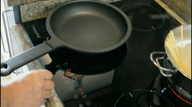 Placa-vitroceramica-AMZCHEF-placa-de-vitroceramica-4-fuegos-con-9-niveles-de-potencia-temporizador-cierre-de-seguridad-diferentes-tamanos-de-zona-de-coccion-6533W-apagado-automatico