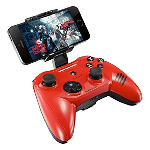 Mad Catz C.T.R.L.i Gamepad with a smartphone mounted in the clip, displaying a game.