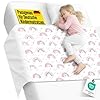 SpielLieb® Bettunterlage wasserdicht Kinder | Atmungsaktive Inkontinenzunterlage waschbar mit Einschlagtuch | Oeko-TEX Zertifiziert | Perfekt passend für deutsche Einzel- & Kinderbetten (Regenbogen)