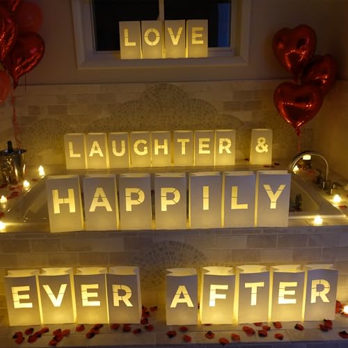Bougies LED et sachets lumineux gravés pour célébrer votre histoire d'amour