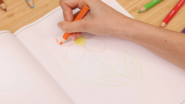 8 crayons de couleur pour les petits