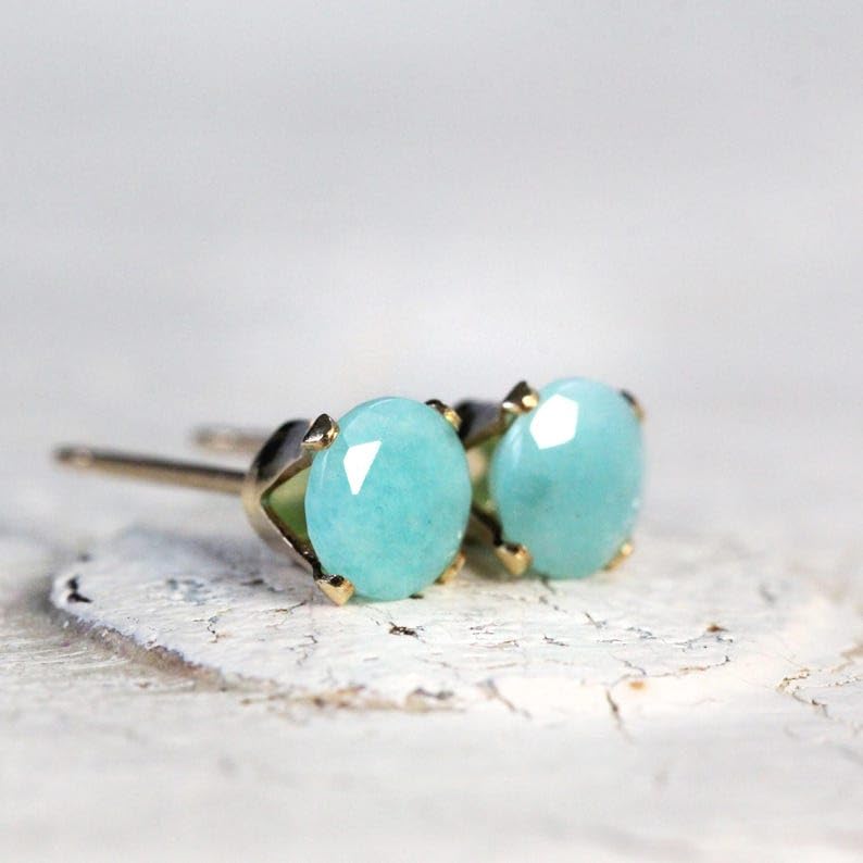 Boucles d'oreilles amazonite rare 3mm, le cadeau minimaliste idéal