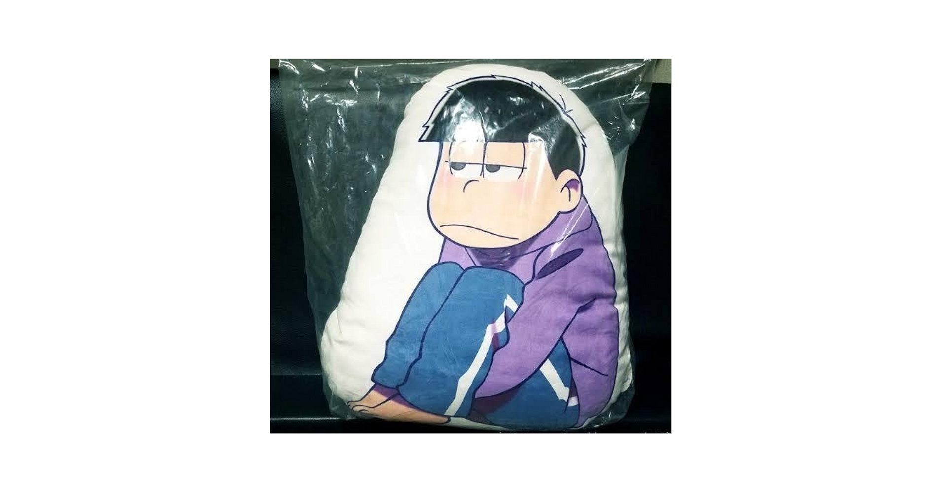 ★おそ松さん★アニメイト限定/人をダメにするクッション★一松★新品未開封★ おそ松さん”ダメ人間な6つ子たちのもちっと柔らかい“人をダメに