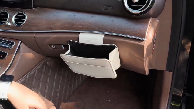 Image of Car Trash Can Small Leather Vehicle Trash Bin Car Dustbin Garbage Organizer Holder with Trash Bag Foldable Mini Cars Storage Bag Container for Auto SUV Van Trucks (White,Glovebox Hanging)
