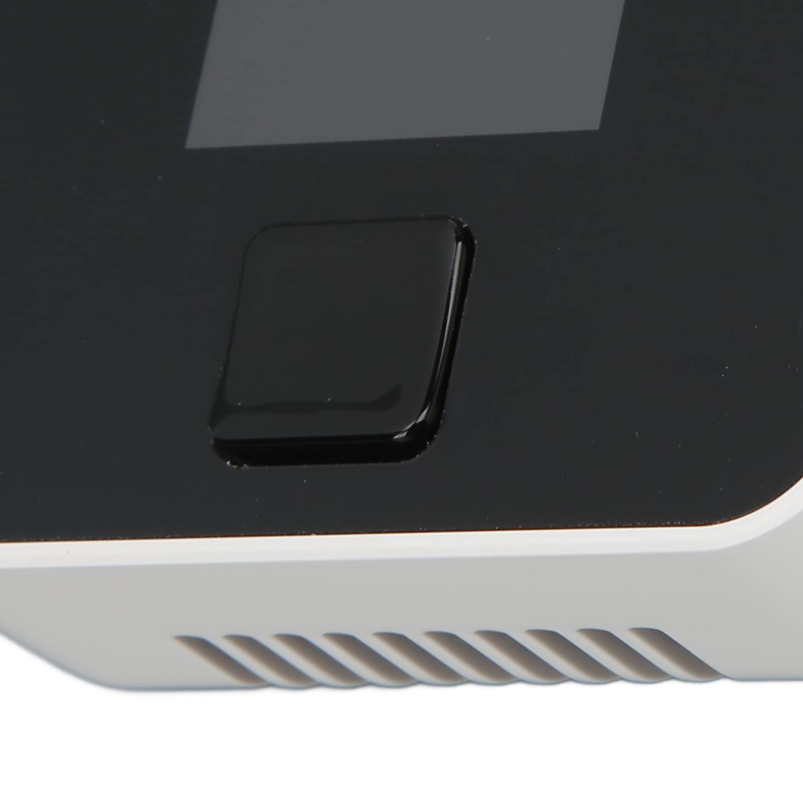 Q6 200W 8A Nano Balance Chargeur Compact Léger Chargeur Intelligent pour Batteries RC Plastique Durable