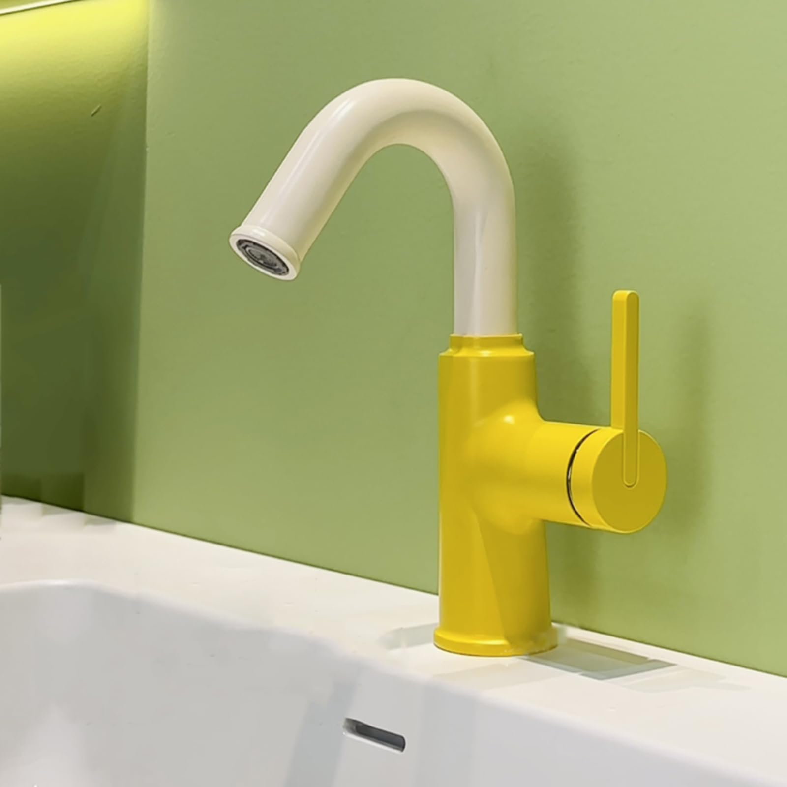Grifo de baño 360° con agua fría y caliente y doble función de salida LWX