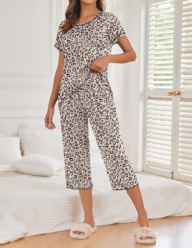 Image of Ekouaer Women's Capri Pajama Sets Print Short Sleeve Sleepwear Top and Capri Pants Soft Loungewear with Pocket