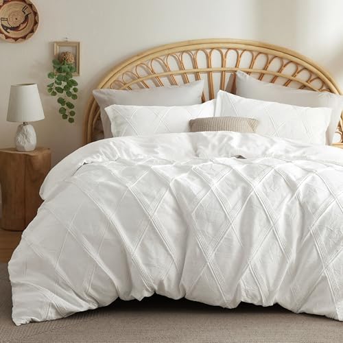 Image of Bedsure Jacquard Comforter Set Queen Size - White Boho Bedding Comforter Set, 3 Pieces Tufted Bed Set, 1 Diamond Textured Comforter with 2 Pillow Shams for All Season