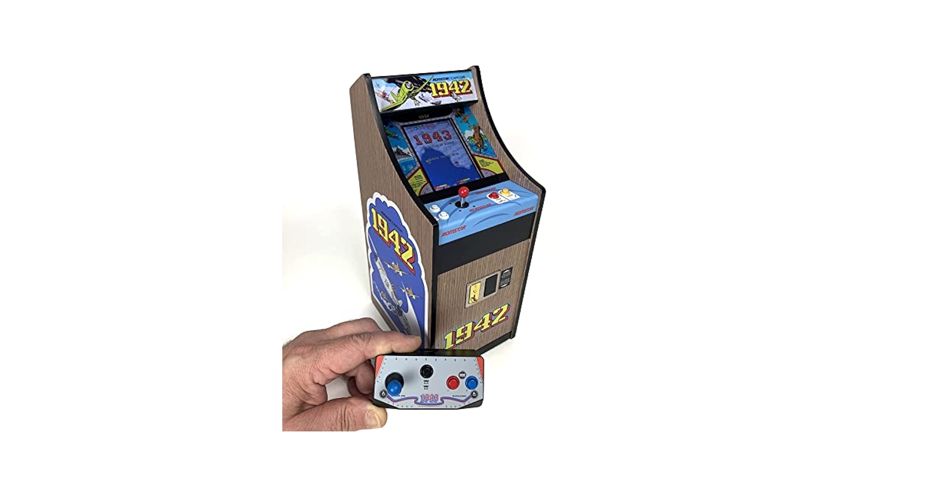 Amazon.com: New Wave Toys 1942 x RepliCade 可玩電玩遊戲街機