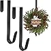 Produktbild 2pcs Kranz Aufhänger Türhaken für Weihnachten Tür, Metall Kranzhalter Kranzhaken für Hängend Halloween Weihnachts Türdeko, Hochzeit Tür Haken für Innen und Außen Weihnachtskranz Dekor (Schwarze)