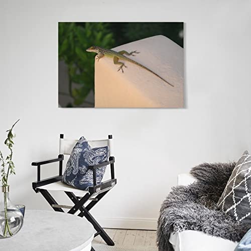Photography Poster Reptile Lizard Art White Painted Block Wall Wall Decor Canvas Wall Art Prints For Wall Decor Room Decor Bedroom Decor Gifts 24X36Inch(60X90Cm) Frame-Style #TOP4