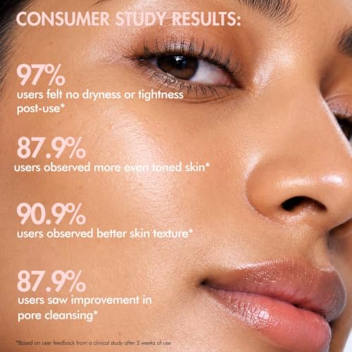 Image of mCaffeine Guava Tini De-Tan Face Scrub | 5% Physical & Natural Exfoliants | De-Tanned, Smoother Skin | Pore Cleansing | Removes Blackheads | AHAs - Glycolic & Lactic Acid | Walnut & Apricot | For Women & Men | Suitable for All Skin Types - 100g