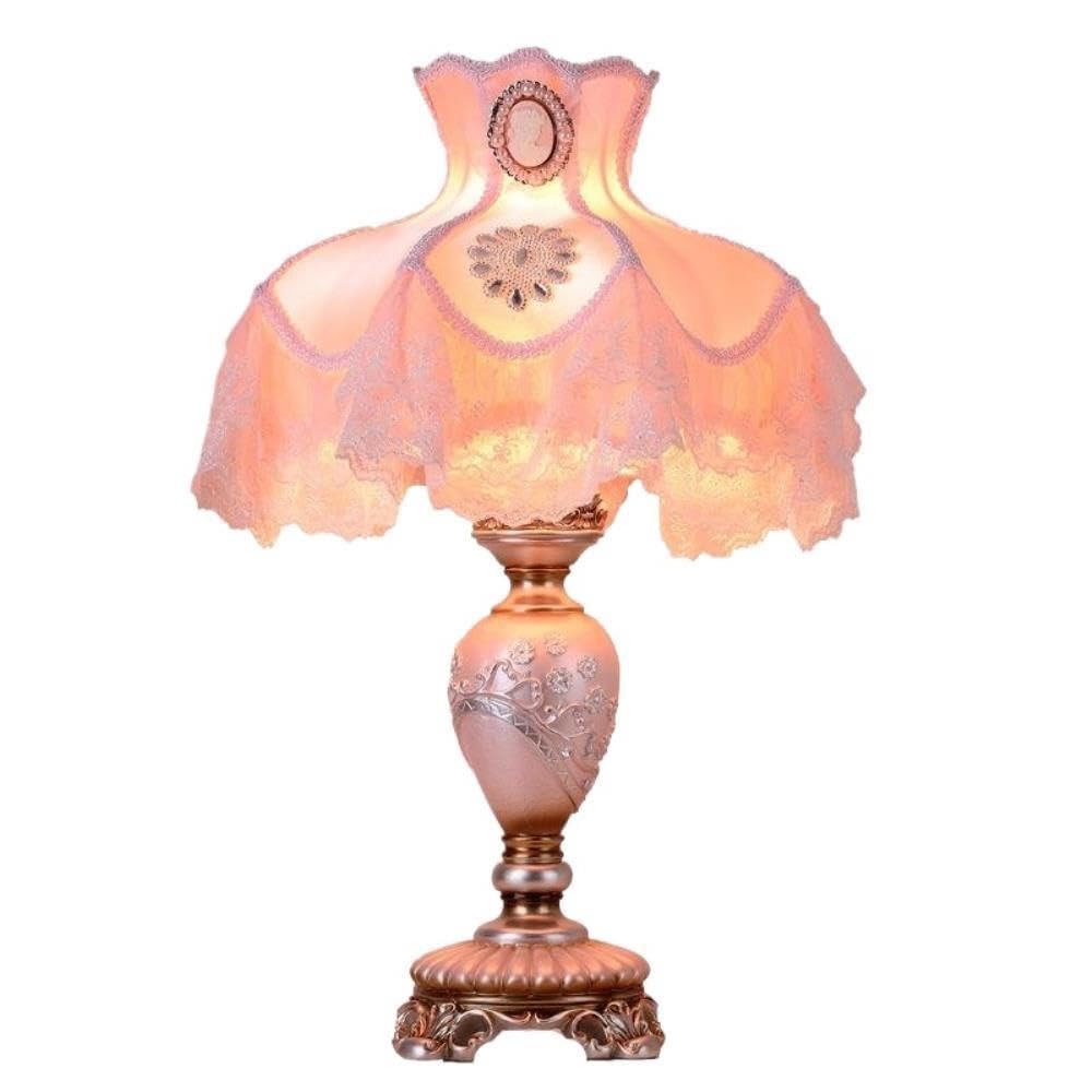 Lampada vintage in pizzo, luce ambientale romantica sul comodino | Pizzo vintage, base in resina, paralume in tessuto, dipinto a mano, luce ambientale