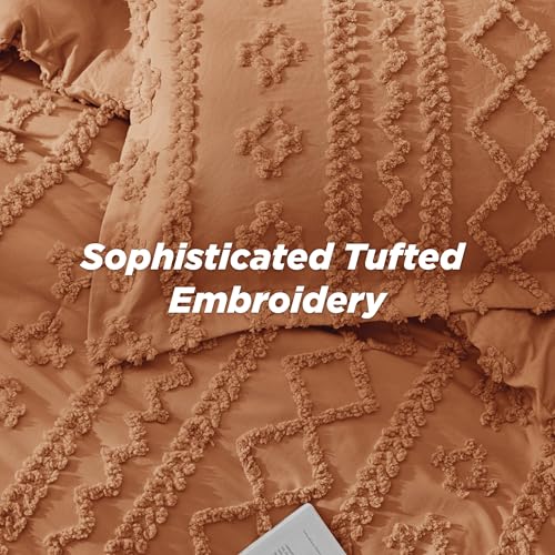 Bedsure Tufted Boho Comforter Set Queen Size - Pumpkin Boho Bed Set, GentleSoft™ 3 Pieces Farmhouse Shabby Chic Embroidery Bedding, Gifts for Woman, Soft Jacquard Queen Comforter for All Seasons