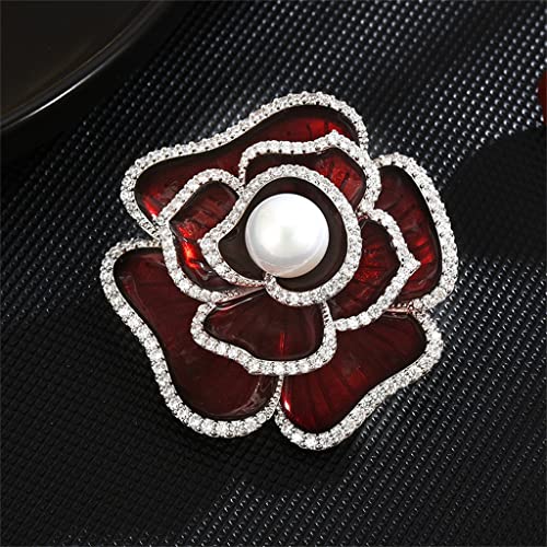 Broche camélia pour customiser une veste terne et affirmer votre style