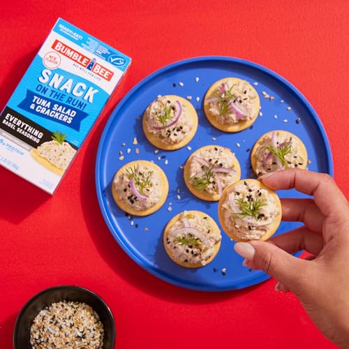 Image of Bumble Bee Snack On The Run! Everything Bagel Tuna Salad Kit (Pack of 12) | Ready to Eat Easy-Open Canned Tuna Salad with Crackers Snack Pack, 8g Protein per Box, Wild Caught MSC Certified Tuna