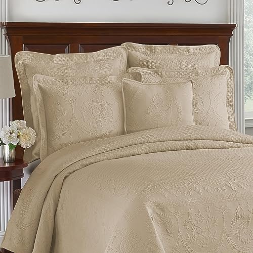 King Charles Modern Farmhouse Floral Matelasse Coverlet, 100% Cotton Breathable Bedding, Full/Queen, Birch
