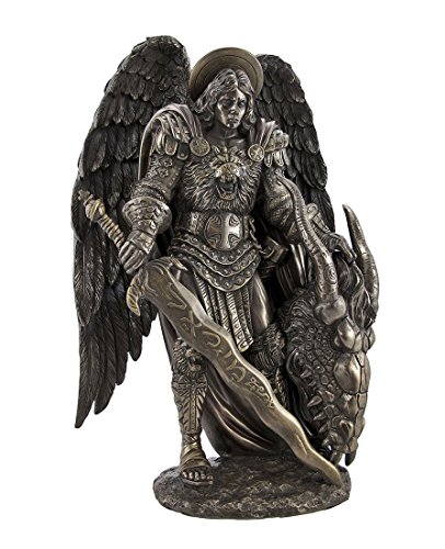 Estatua de San Miguel matando al dragón 10.75 pulgadas