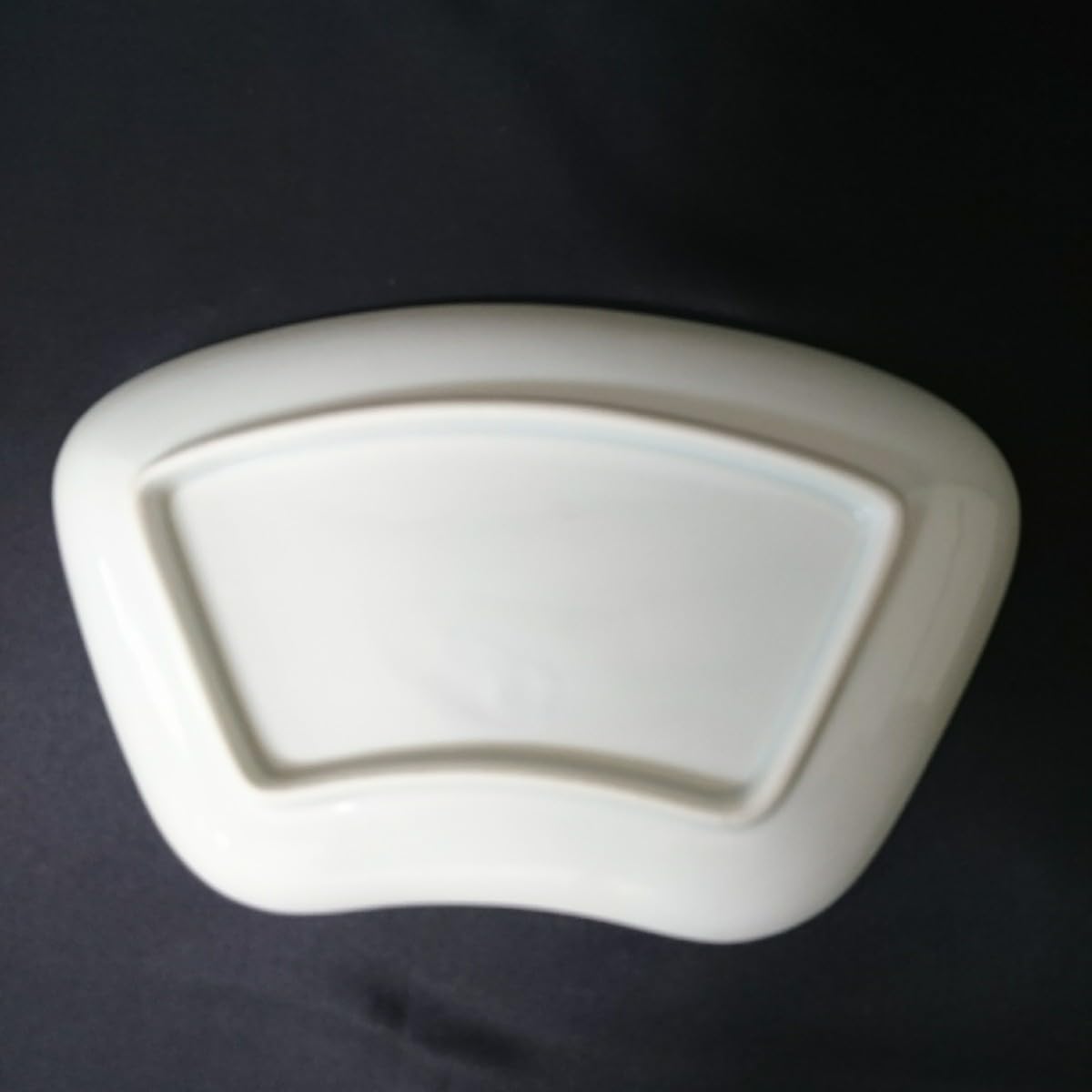 未使用 有田焼 しん窯 青花 やすのり 限定プレート　犬 未使用 有田焼 しん窯 青花 やすのり 限定プレート 犬 - メルカリ