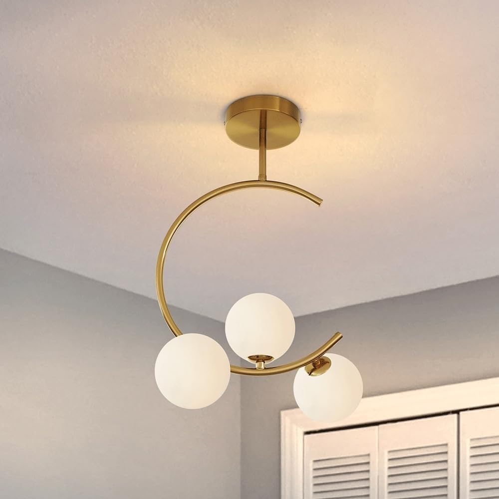 Lampa sufitowa do przedpokoju z 3 światłami, złoty metalowy żyrandol z białym szklanym kloszem kulkowym G9, nowoczesne i minimalistyczne lampy wiszące do sypialni