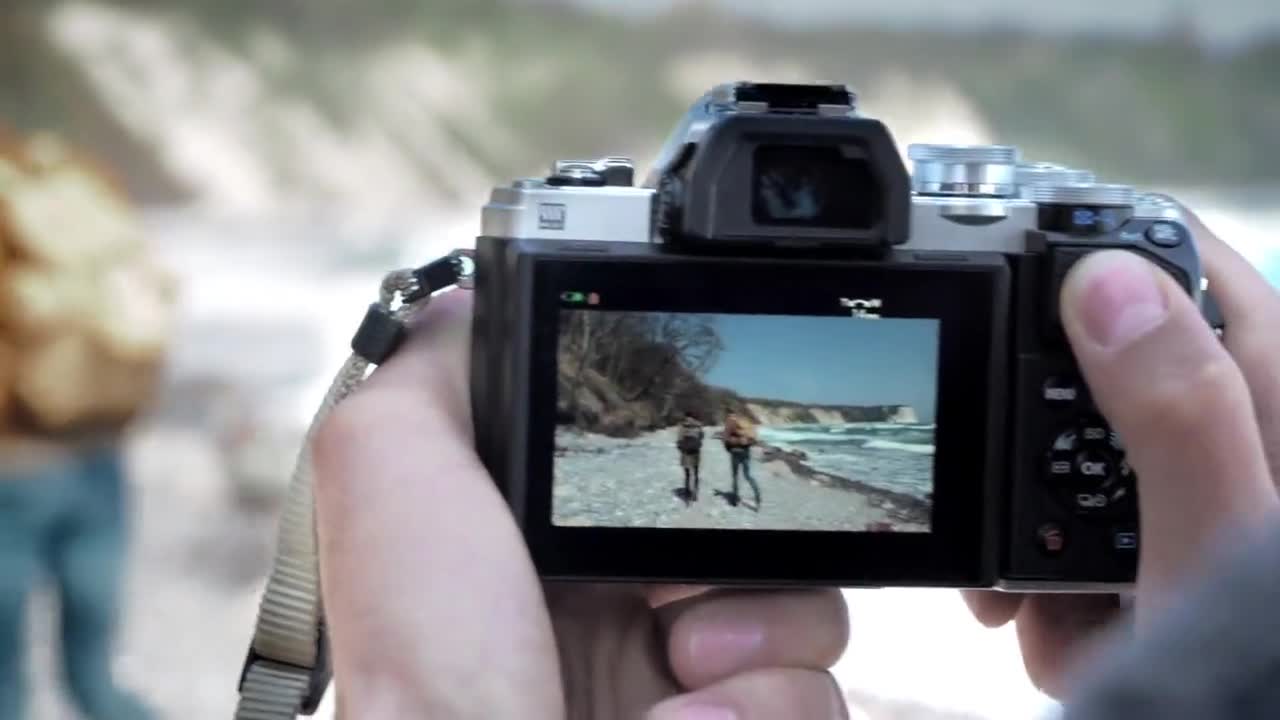 OM-D E-M10 Mark IV Silver 14-42mm EZ Lens Kit | OM SYSTEM - View #4