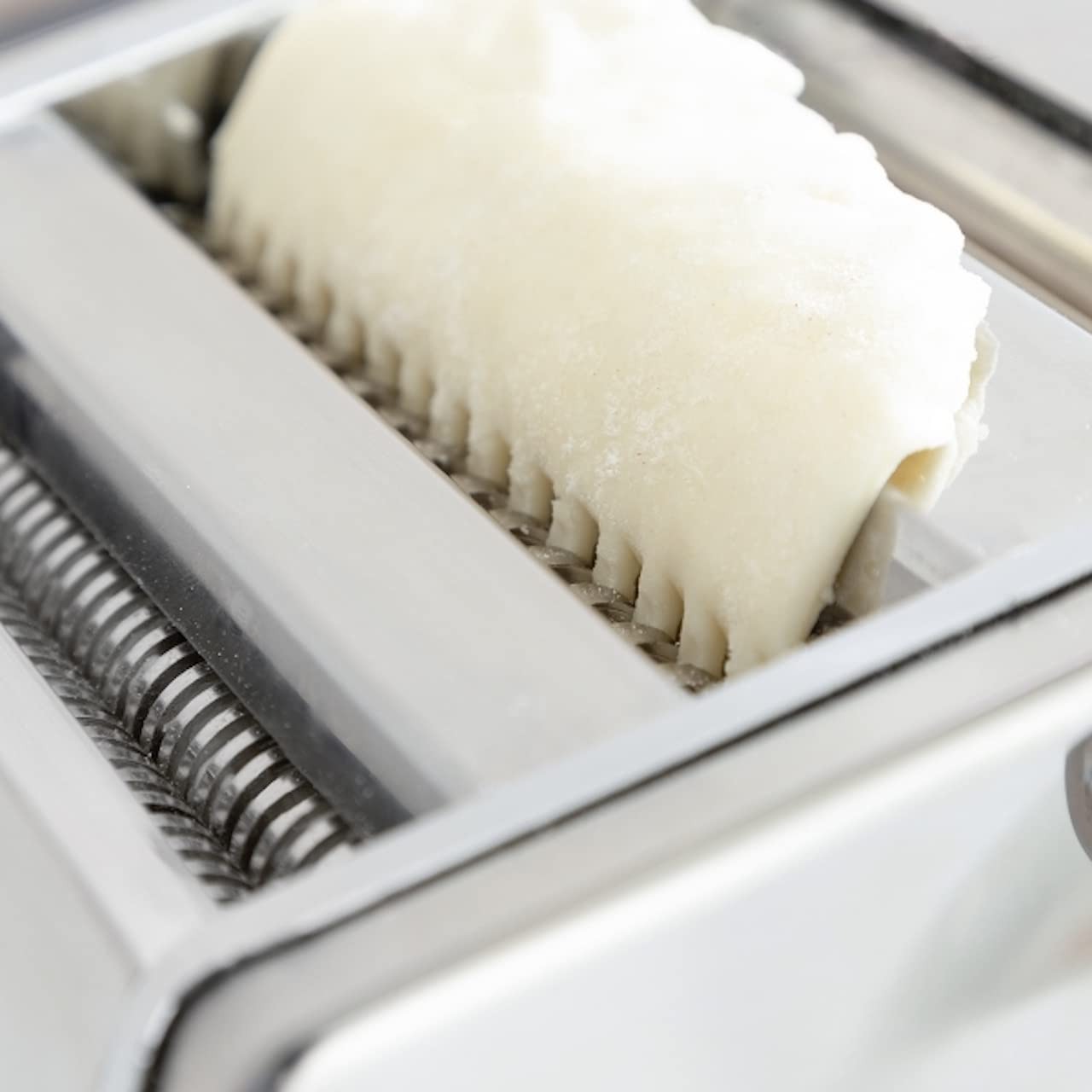 Machine à Pâtes Manuelle - Laminoir à Pâtes Acier Inox Spaghettis, Tagliatelle, Lasagnes - Manivelle amovible - Recettes Incluses