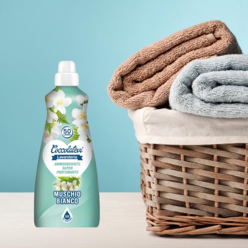 Ammorbidente Super Profumante per il Bucato Essenza Muschio Bianco – 50 Lavaggi – 1250 ml kit con Spugna Brandizzata SPESA & RISPARMIO Inclusa – Variazioni 4/8/12 Pezzi (12)