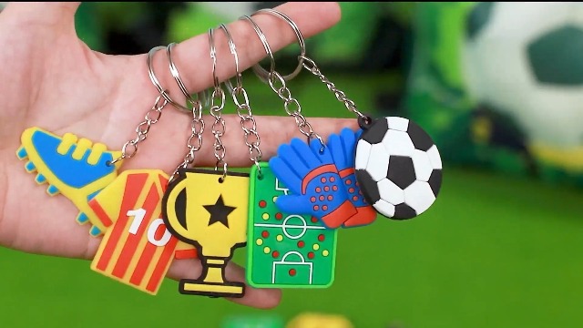 52 Pezzi Gadget Calcio Compleanno Bambini, 12 Matite 12