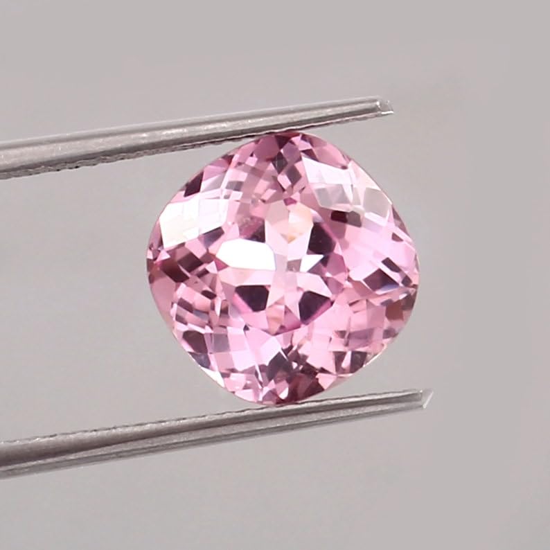 Morganite naturelle de Madagascar 10x10 mm pour création bijoux