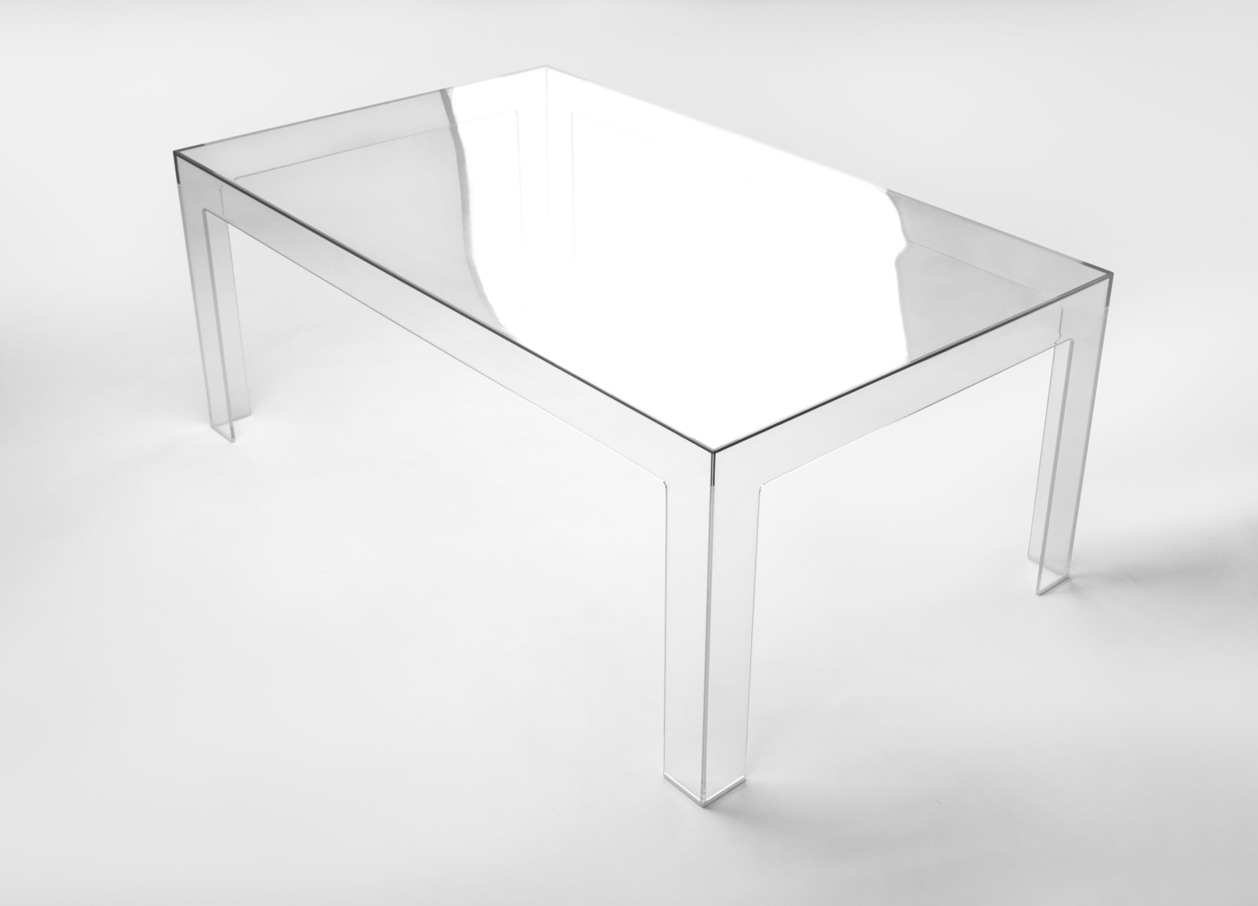 Tavolino da salotto trasparente in policarbonato monoblocco, design moderno, Made in Italy.